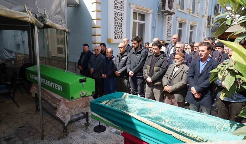 iki kardeş yan yana toprağa verildi