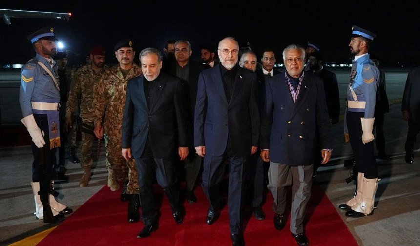 İran müzakere heyeti ABD ile görüşmeler için İslamabad'da