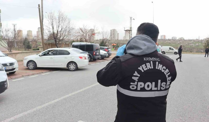 Kayseri'deki kavgada araçlar kurşunlandı