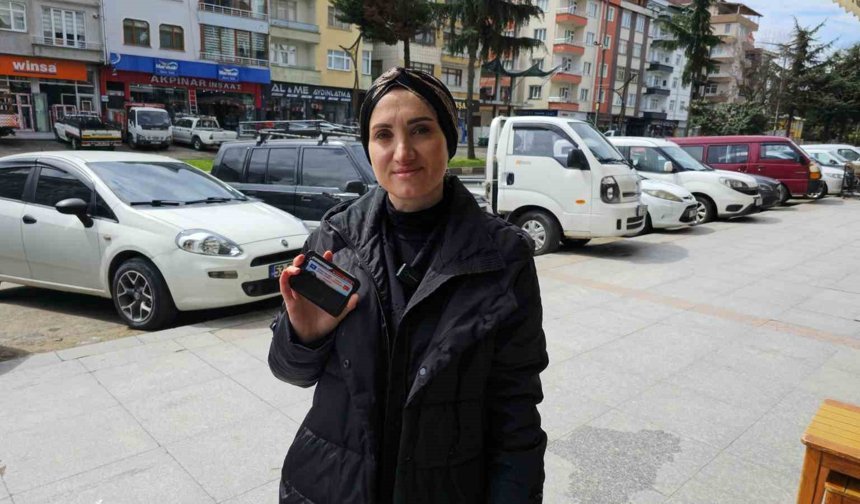 Yerde değil gökte arayınca cüzdanını buldu