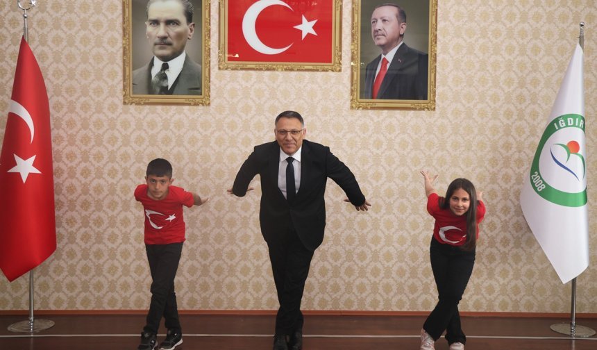 Iğdır Üniversitesinin Minik Rektörlerinden Unutulmaz İcraat: Kartal Dansı!