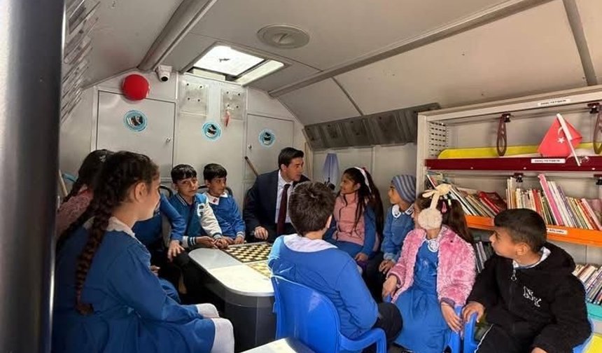 Gezici Kütüphane Cennetabat’ta Öğrencilerle Buluştu