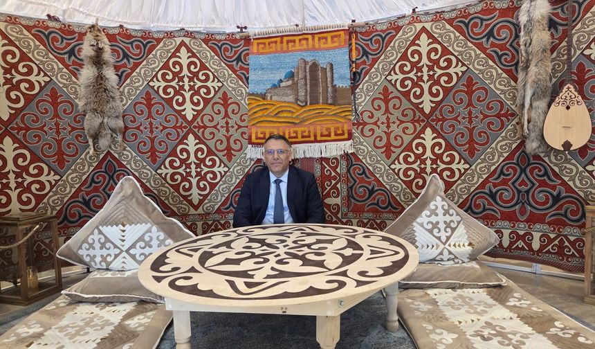 Rektör Gürel, Kazakistan’da "Hoca Ahmet Yesevi Yolunda Ahilik" Sempozyumu’na Katıldı