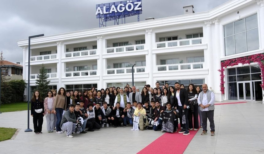 Iğdır Fen Lisesi Öğrencileri, Alagöz Holding Iğdır FK Ankara Tesislerinde Ağırlandı