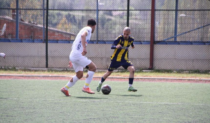 Söğütspor kendi evinde fırsatı tepti