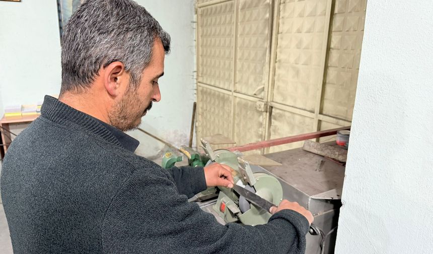 Iğdır’da Bıçakçılarda Kurban Bayramı Mesaisi Başladı: Ustalar Vatandaşları Uyardı