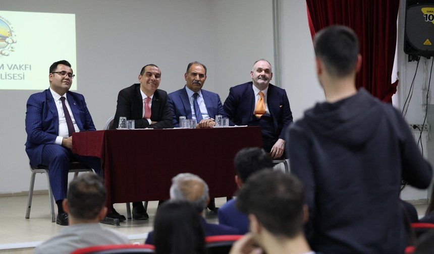 Vali M. Fırat Taşolar’dan Eğitime Yakın Markaj: MEV Anadolu Lisesi’ne Ziyaret