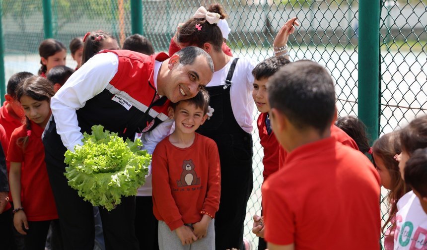 Vali M. Fırat Taşolar, Oba İlkokulunu ziyaret etti.