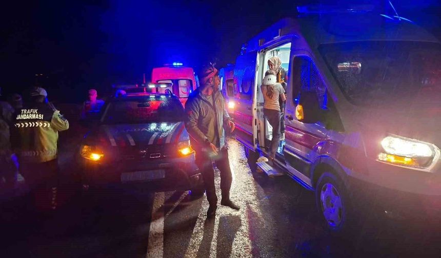 Bingöl'de trafik kazası: 8 yaralı
