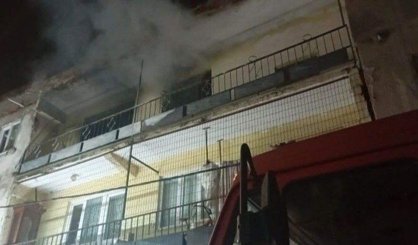 Bursa'da korkutan yangın: Daire kullanılamaz hale geldi