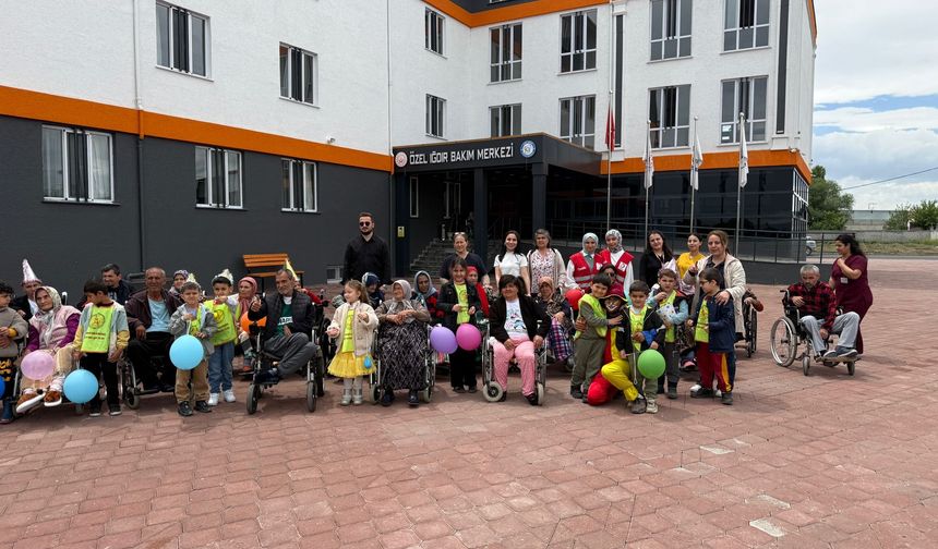 Iğdır’da Gönülleri Isıtan Ziyaret: Minikler ve Kızılay Özel Bireyleri Yalnız Bırakmadı
