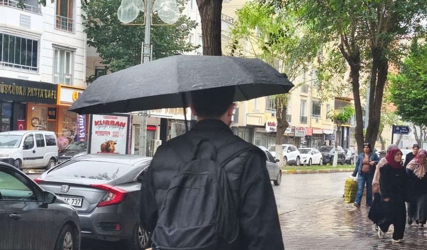 IĞDIR KARADENİZ’E DÖNDÜ: İKİ AYDIR SÜREN SAĞANAK YAĞIŞ HAYATI OLUMSUZ ETKİLİYOR
