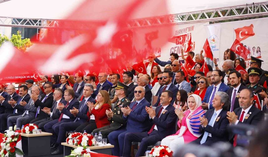 Denizli'de 19 Mayıs'ın 107. yıl dönümünde görkemli kutlama
