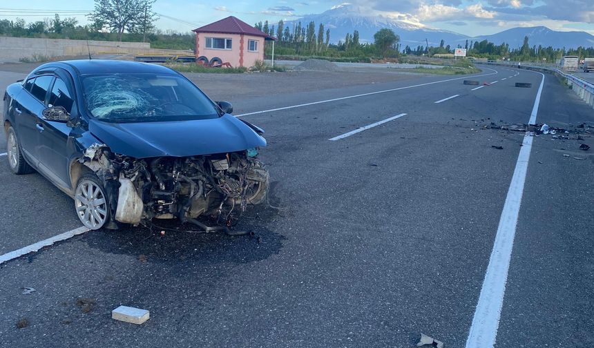 IĞDIR’DA TRAFİK KAZASI: 3 KİŞİ HAFİF YARALANDI