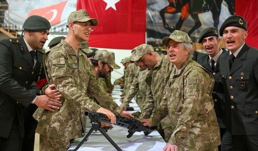 Engelleri aştılar, vatana asker oldular