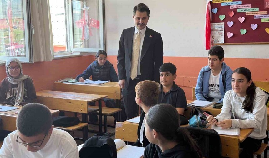 Tuzluca kaymakamı Abdüllatif Yılmaz'dan okul ziyareti