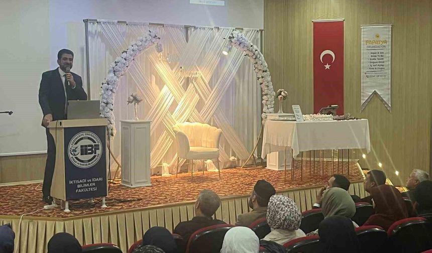 Van YYÜ kampüsünde bir ilk: Hafızlık taç takma heyecanı