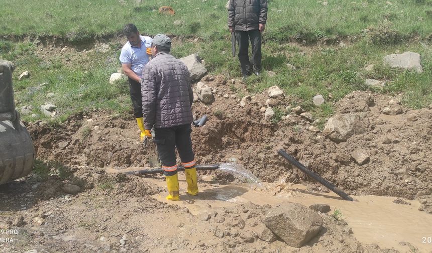 IĞDIR İL ÖZEL İDARESİ’NDEN ÜÇ KÖYE ANINDA SU MÜDAHALESİ
