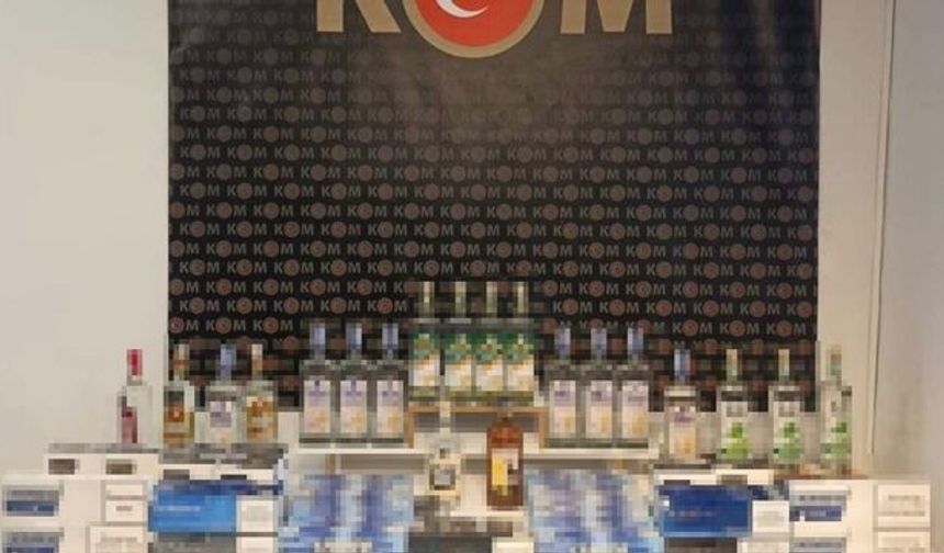 Iğdır'da yolcu otobüslerinde kaçak ürün operasyonu