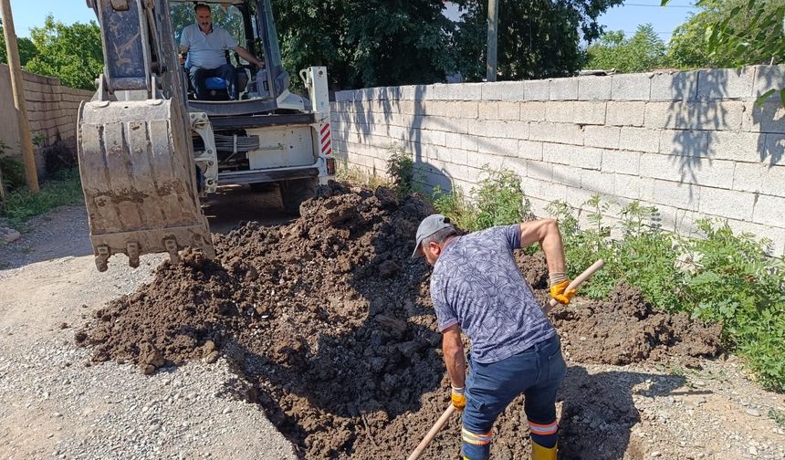 İÇME SUYU ARIZALARINA HIZLI MÜDAHALE: İL ÖZEL İDARESİ EKİPLERİ SAHADA ARALIKSIZ ÇALIŞIYOR