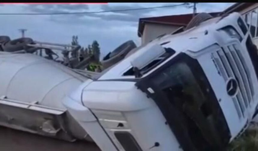 Iğdır'da Beton Mikseri Kanala Devrildi: Sürücü Yaralandı