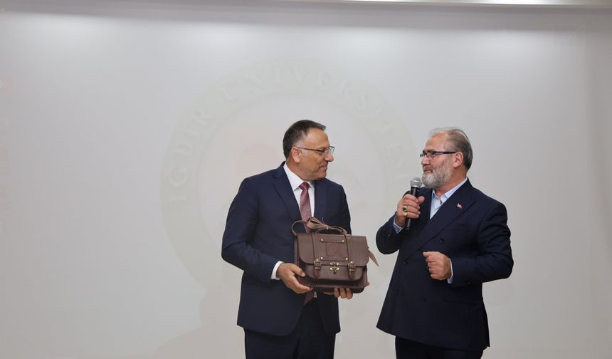 Iğdır'da ''Bir Fikrin ve Bir Şiirin Hikâyesi" Programı Düzenlendi