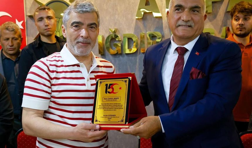 Başkan Güzelkaya’dan Milletvekili Alagöz’e Anlamlı Plaket