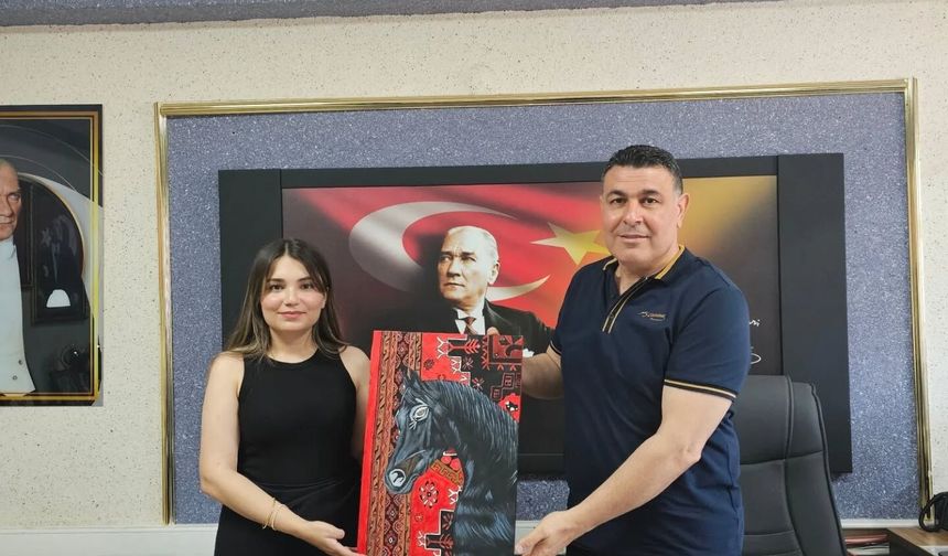 KYK YURDUN DA ANLAMLI HEDİYE: ÖĞRENCİDEN YURT MÜDÜRÜNE EL EMEĞİ VEFA