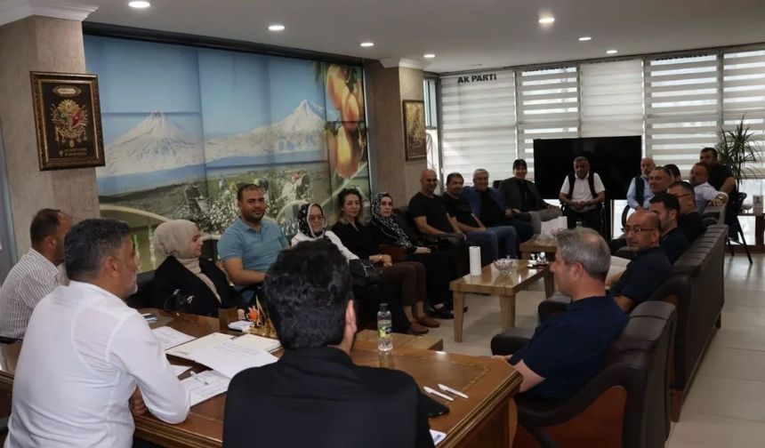 AK Parti’de Kritik Toplantı: “Birlik ve Beraberlik İçinde Kararlılıkla Devam Ediyoruz”