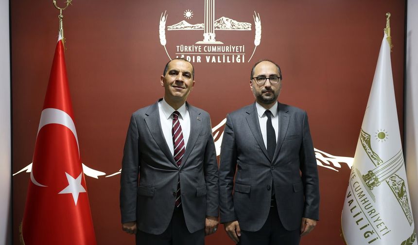 Vali Taşolar, İletişim ve Basın Müdürlerini Kabul Etti