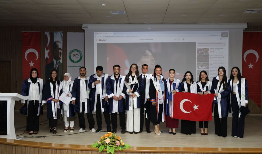 Tuzluca Meslek Yüksekokulu’nda Mezuniyet Coşkusu