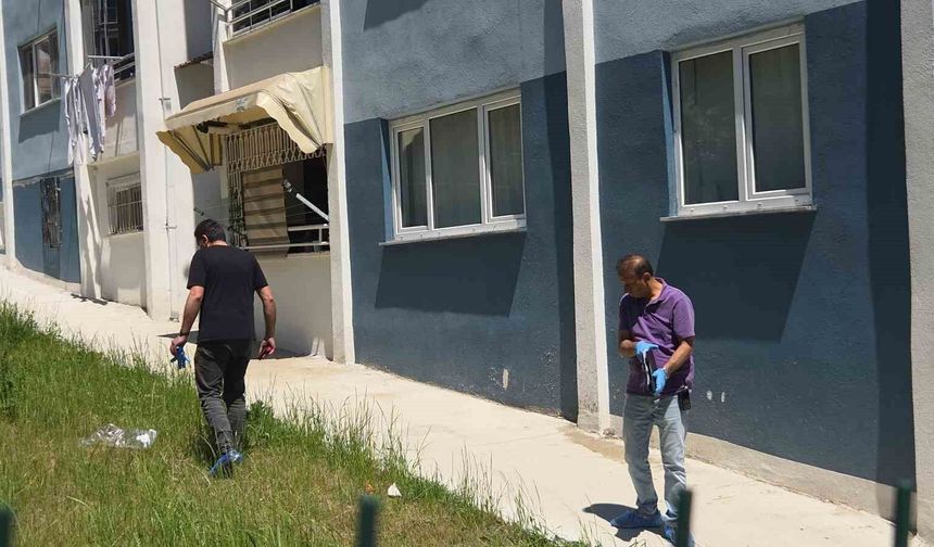Birinci  katından düşen adam yaralandı