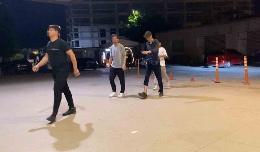 Bursa’da parktaki gençlere pompalı tüfekle yapılan saldırıda 10 kişi yaralandı
