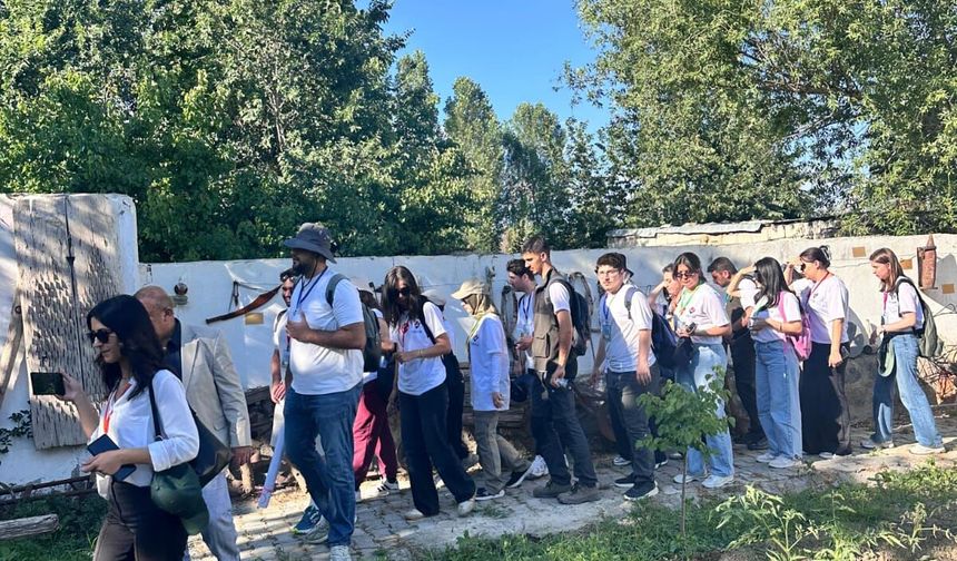 Üniversite Öğrencilerinden Karakoyunlu Ata Ocağı’na Özel Ziyaret