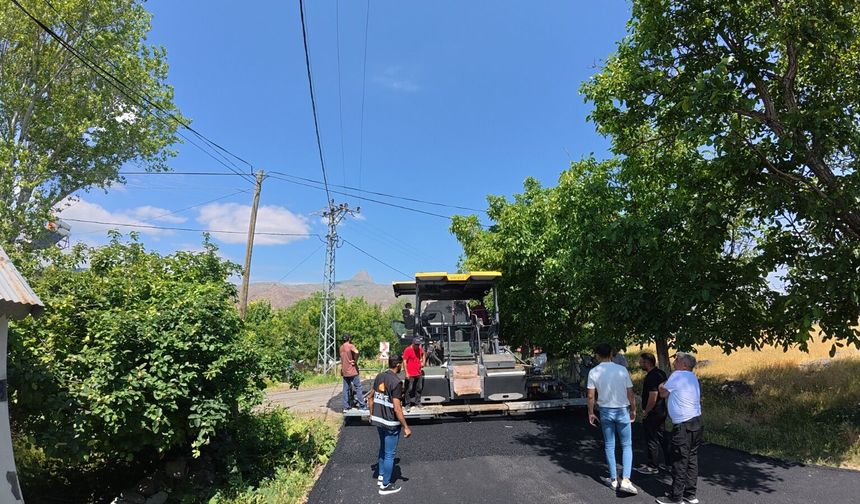 Eğrekdere Köyü Yolunda BSK Asfalt Çalışmaları Sürüyor