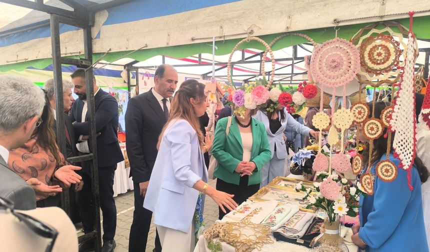 IĞDIR’DA HAYAT BOYU ÖĞRENME SERGİSİ AÇILDI