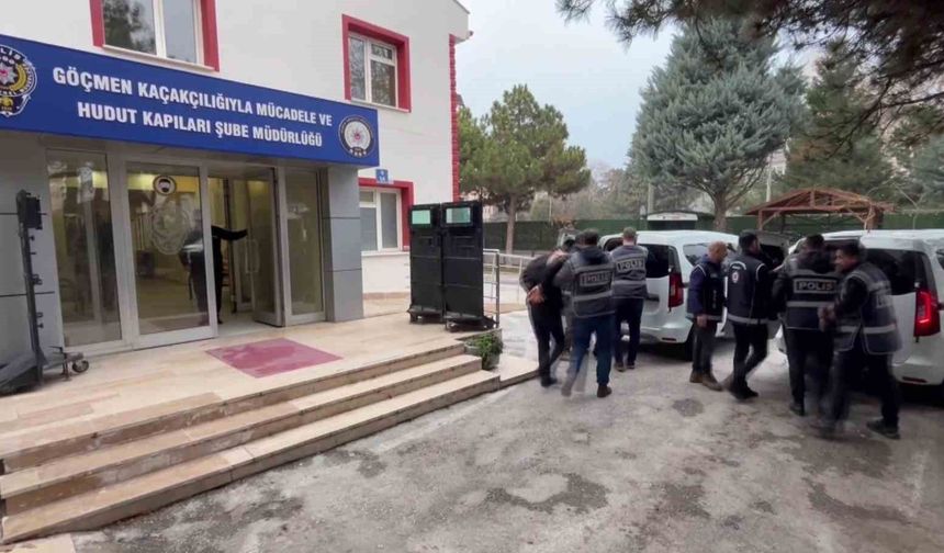 Göçmen kaçakçılığı operasyonunda 10 tutuklama