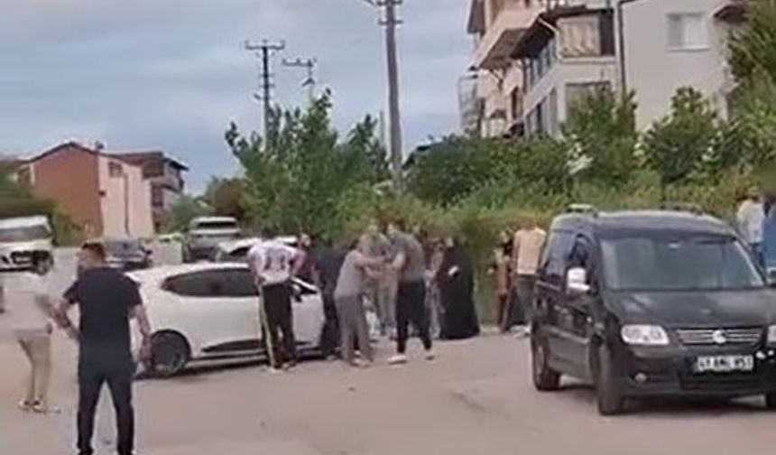 Gölcük’te iki aile  arasındaki silahlı sopalı kavgada : 5 kişi yaralandı