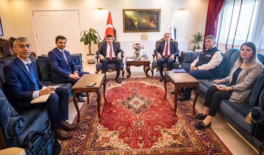 Azerbaycan Kars Başkonsolosu ve Beraberindeki Heyet Van Valisi’ni Ziyaret Etti