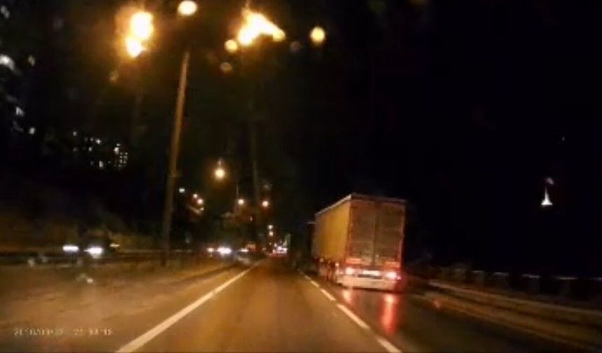 Jandarma rampasında kontrolden çıkan tır makasladı... O anlar kamerada