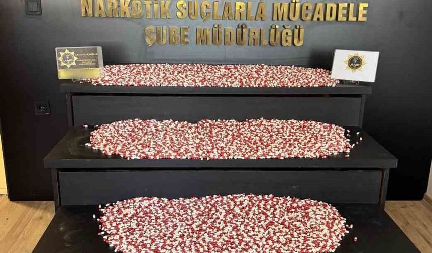 Kargo ile uyuşturucu sevkiyatına polis 'dur' dedi