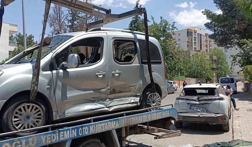 Otomobil ile hafif ticari araç çarpıştı: 1 yaralı