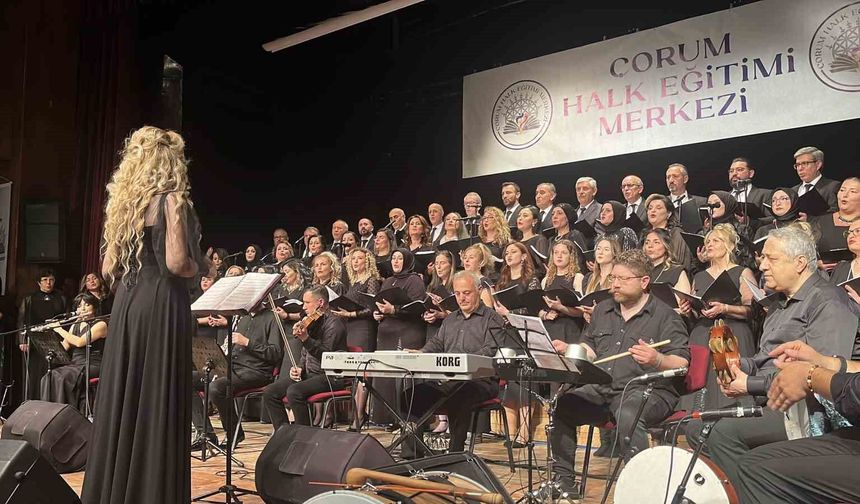 Türk sanat müziği ve Türk halk müziği konseri sanatseverleri mest etti