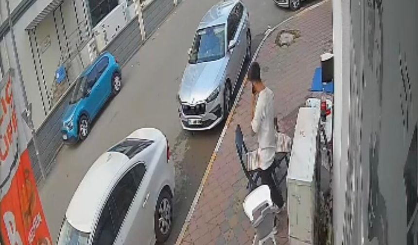 Iğdır'da Kuaför Önünde Pes Dedirten Hırsızlık! Müşterinin Eşyalarını Alıp Kayıplara Karıştı