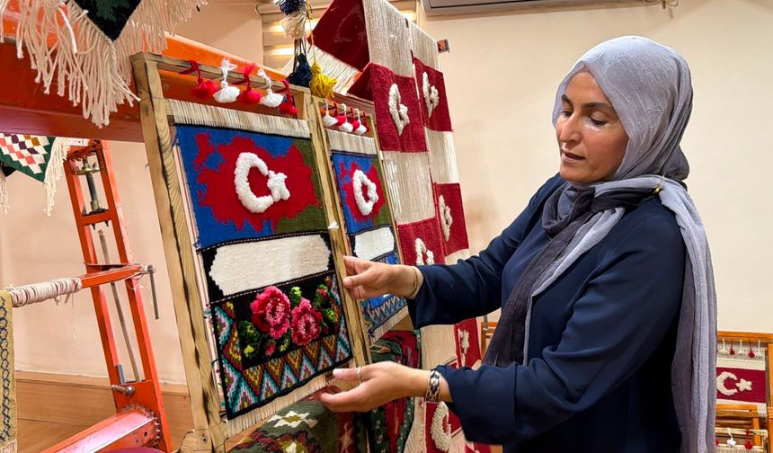 Kültürel Miras Taşıyıcısı Hatice Mengi’den Gençlere "Minyatür Tezgah" ile Dokuma Aşısı
