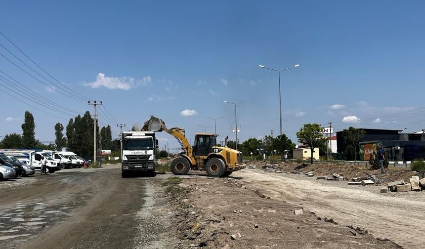 Iğdır'da Trafiği Rahatlatacak Kavşak Çalışması Hızla İlerliyor