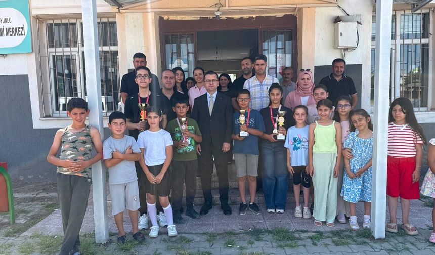 Karakoyunlu'da Demokrasi ve Milli Birlik Günü'ne Özel Satranç Turnuvası