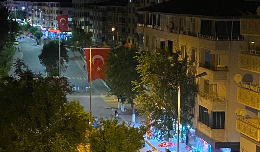 Bayraklar 15 Temmuz İçin Asıldı