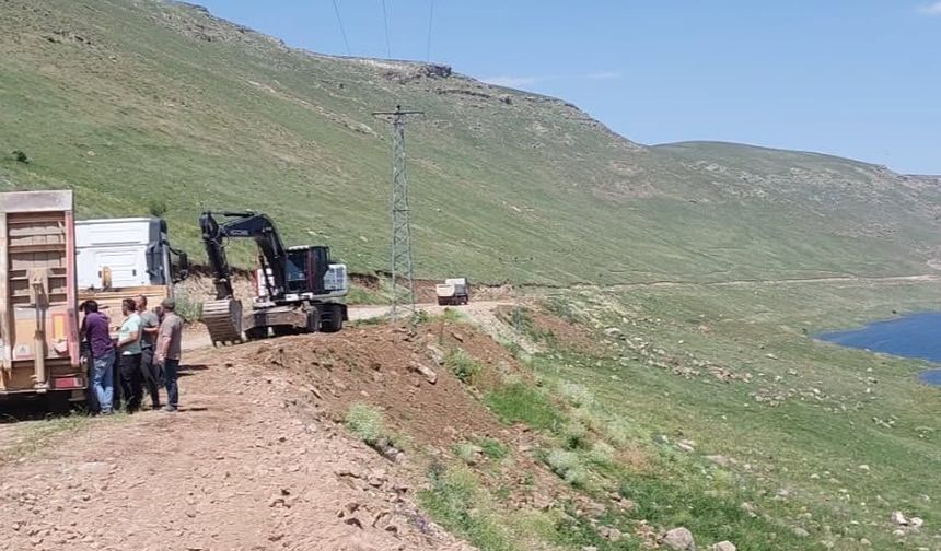 IĞDIR İL ÖZEL İDARESİNDEN TUZLUCA KIRSALINDA YOĞUN YOL MESAİSİ
