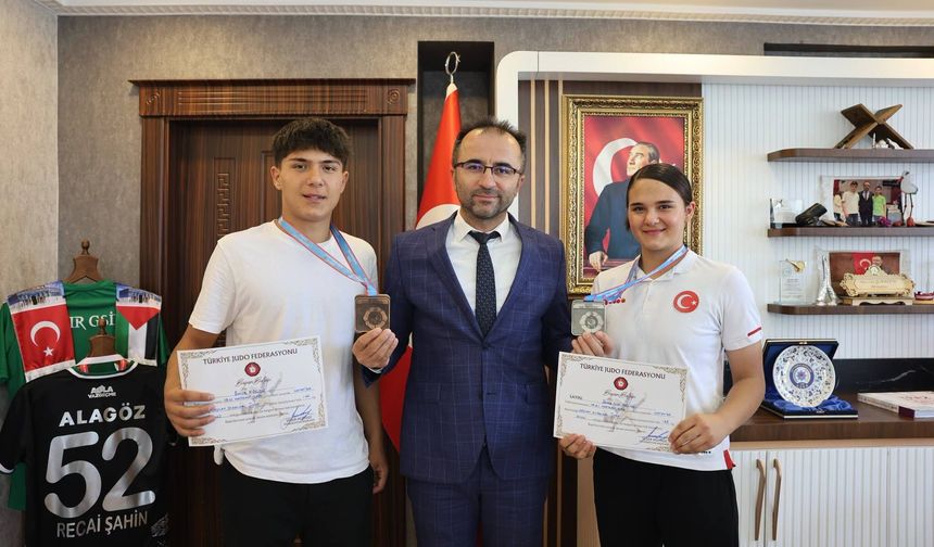 IĞDIR’DA SPORUN YILDIZLARI PARLIYOR: JUDOCULARIMIZDAN TÜRKİYE DERECESİ VE AVRUPA VİZESİ!
